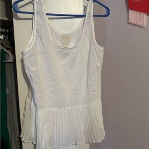 Chico’s White Pleated Hem Sleeveless Blouse Size 1